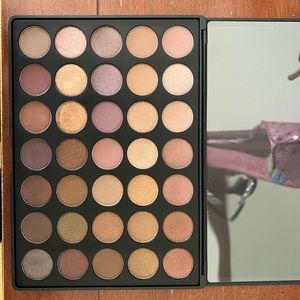 Morphe eyeshadow palette